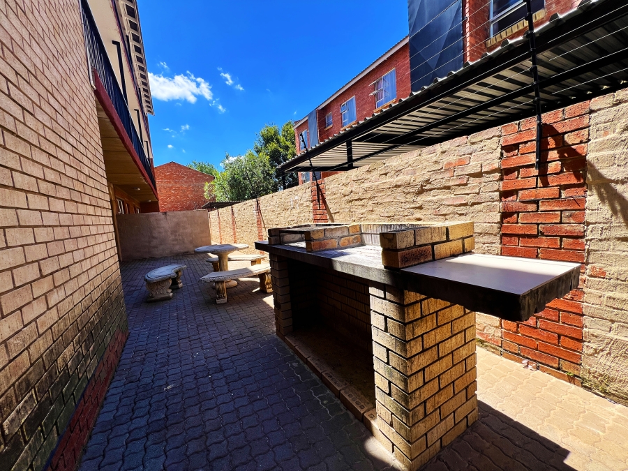 To Let 2 Bedroom Property for Rent in Die Bult North West